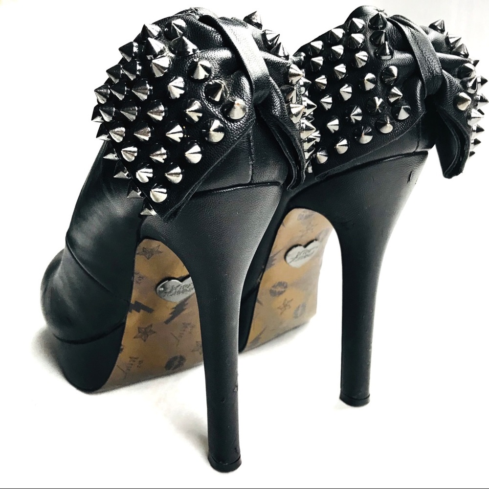 🌙 Studded bow betsey Johnson heels